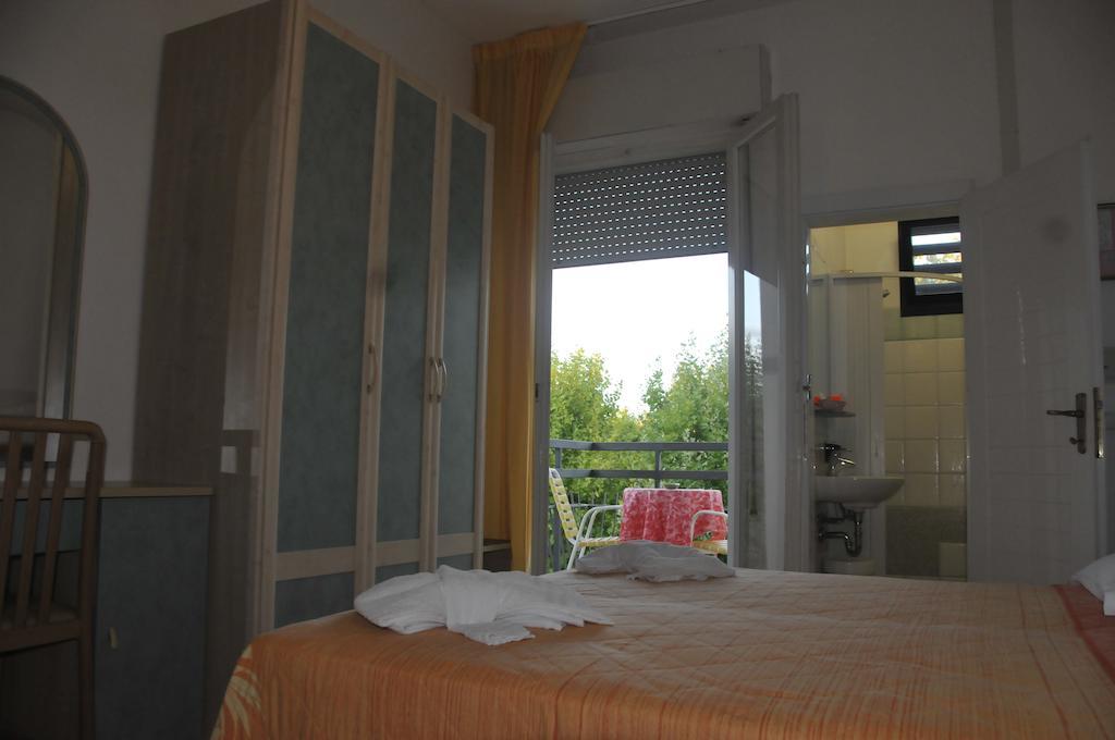 Hotel Lux Cesenatico Habitación foto