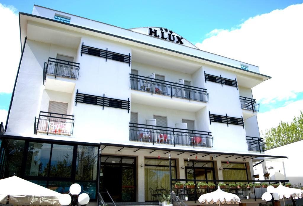 Hotel Lux Cesenatico Exterior foto